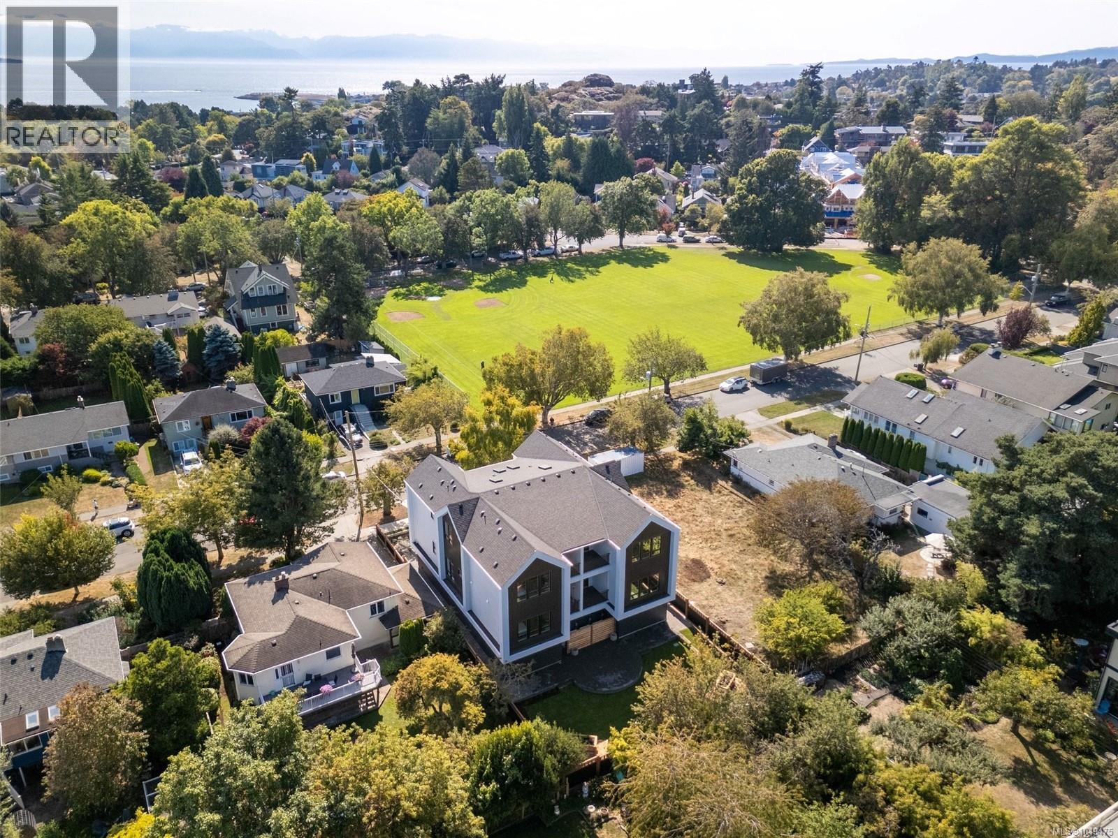 4 1434 Brooke Street, Victoria