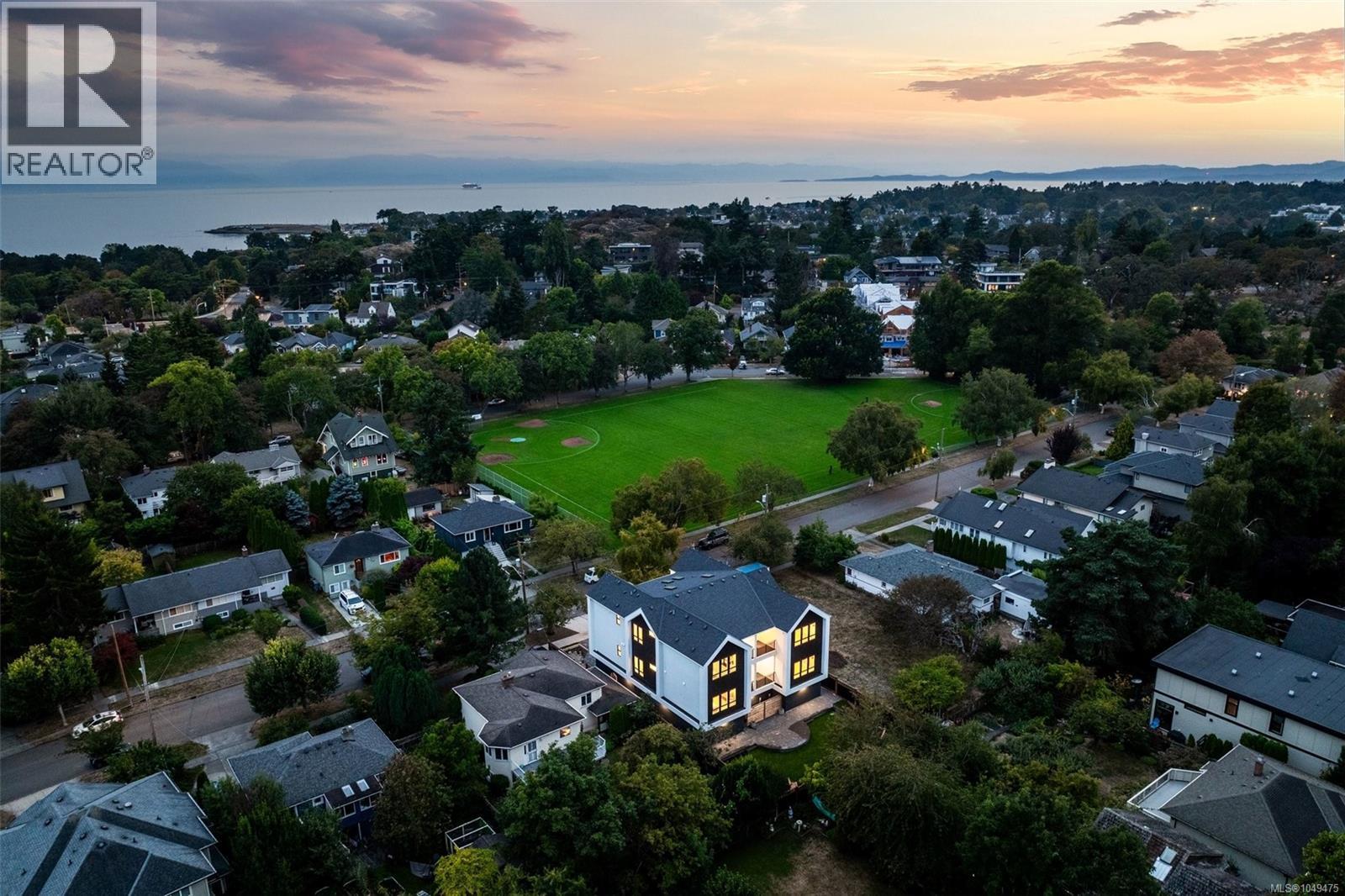 4 1434 Brooke Street, Victoria