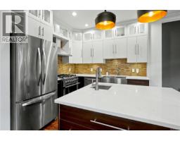 4 2622 Shelbourne St, Victoria, BC V8R4L9 Photo 15