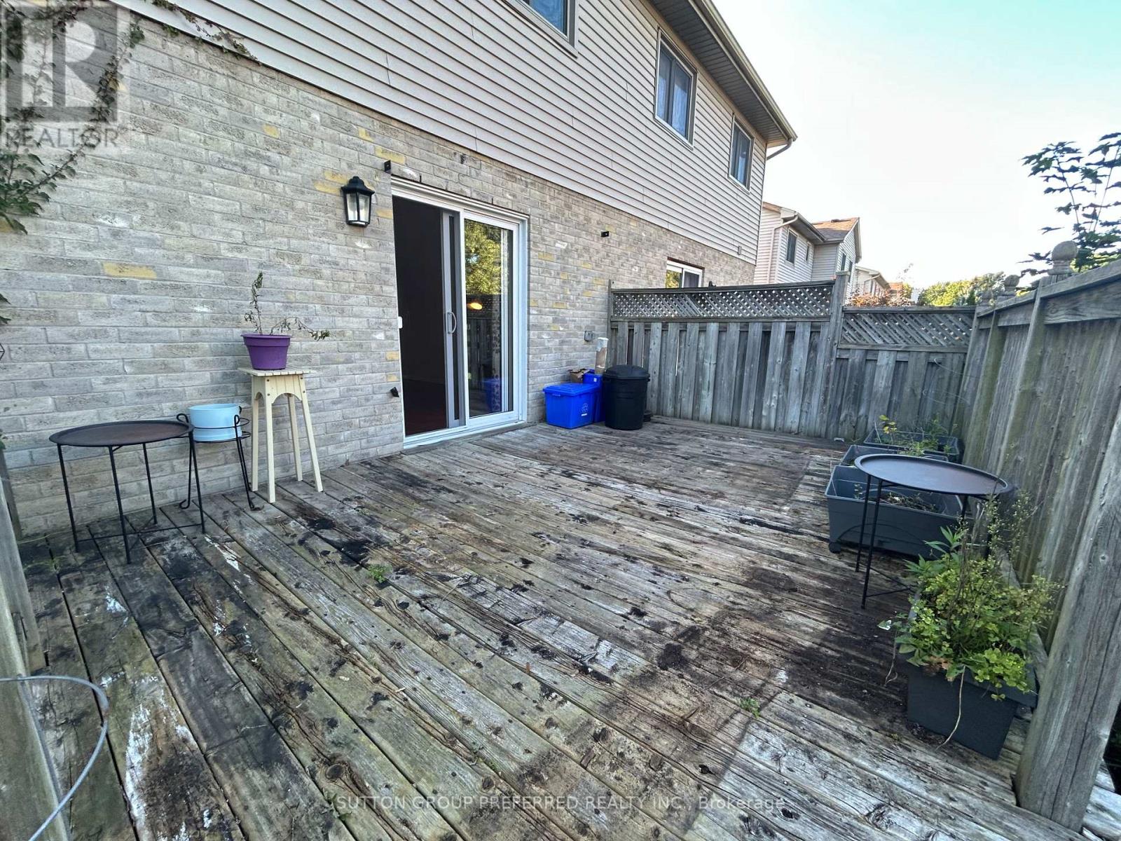 185 MARTINET AVENUE - Image 30