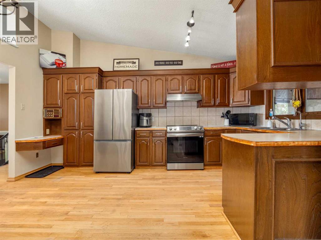 46 Laval Court W photo 14