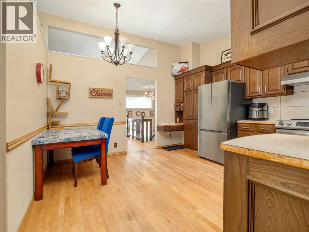 46 Laval Court W photo 16
