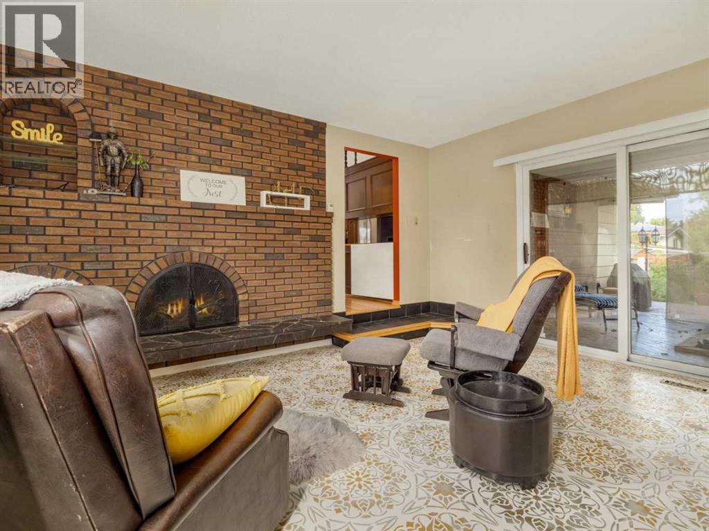 46 Laval Court W photo 19