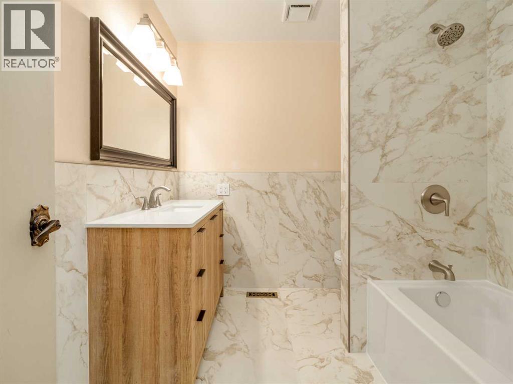 46 Laval Court W photo 20