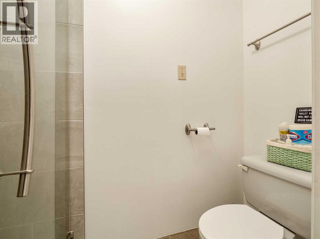 46 Laval Court W photo 25