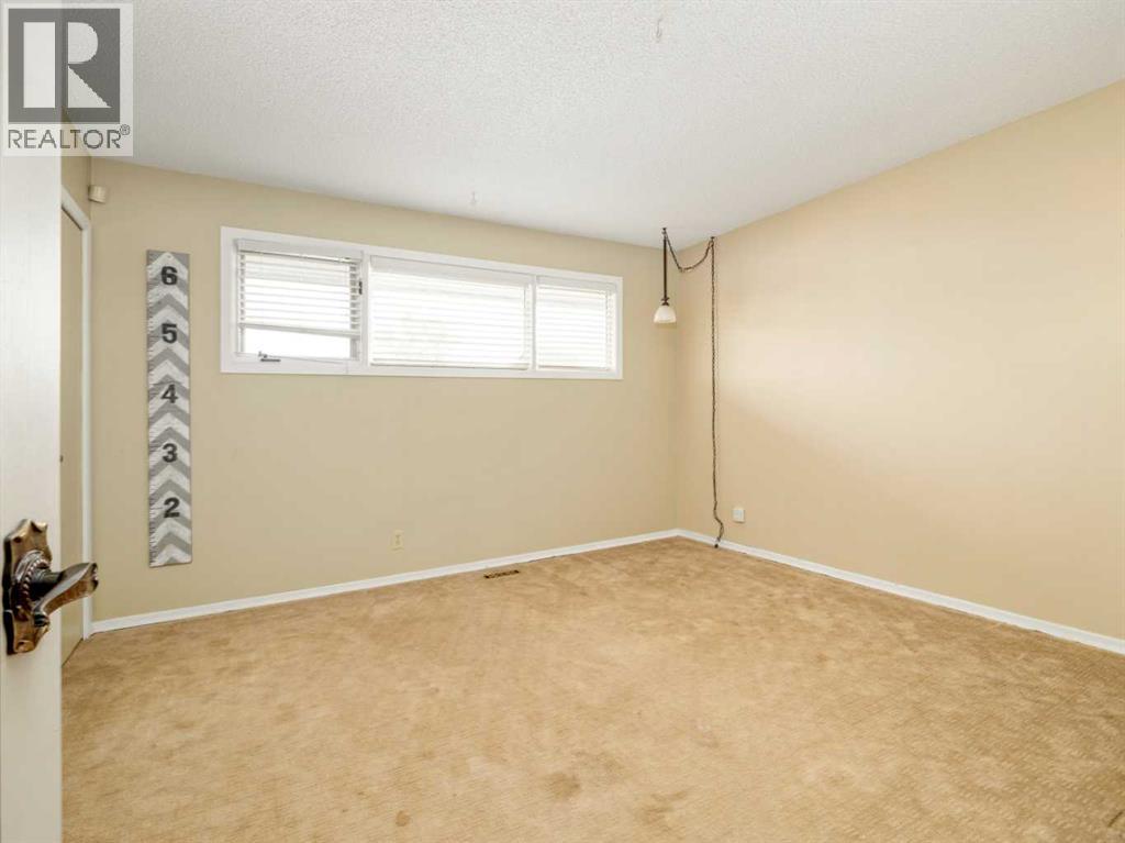 46 Laval Court W photo 26