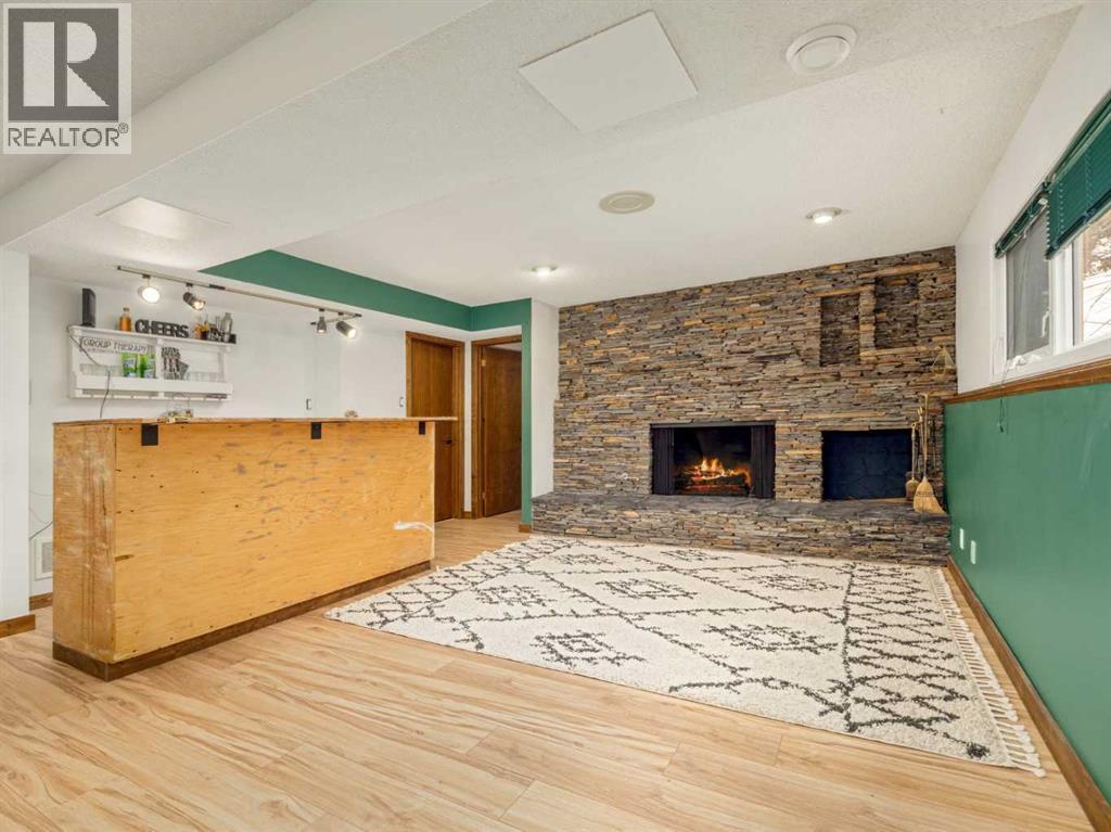 46 Laval Court W photo 31