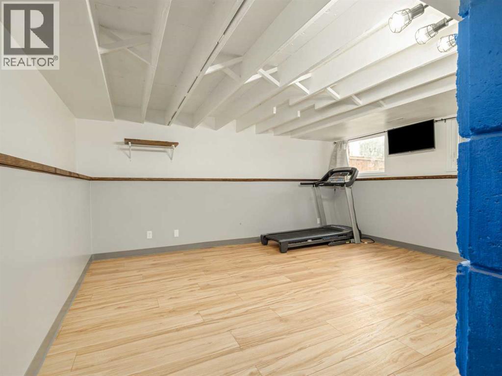 46 Laval Court W photo 34