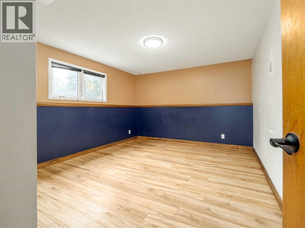 46 Laval Court W photo 39