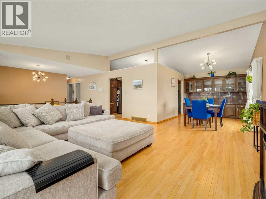46 Laval Court W photo 6