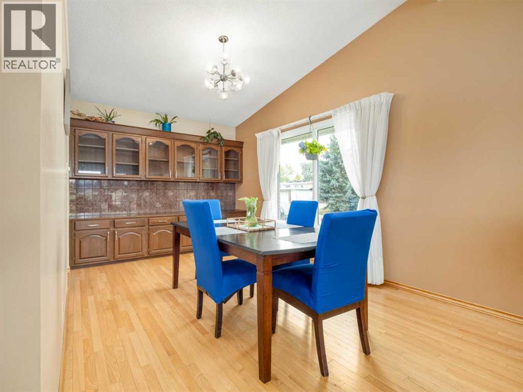 46 Laval Court W photo 9