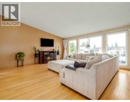 46 Laval Court W - photo 5