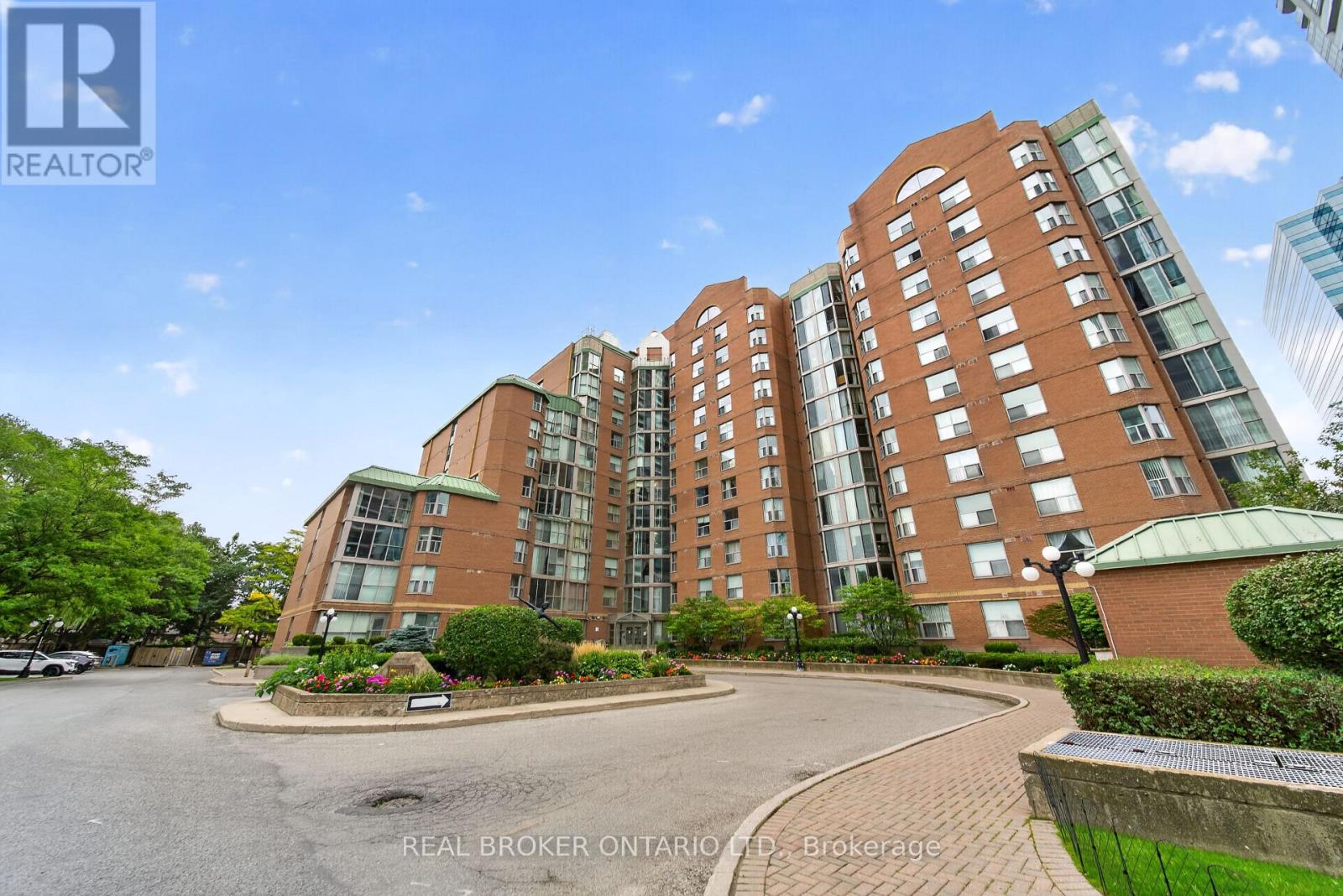 #312 5795 YONGE STREET - 18