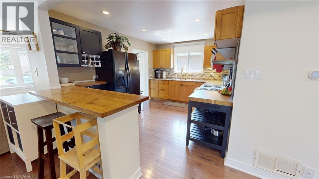 18 LARKSPUR Lane - Image 6