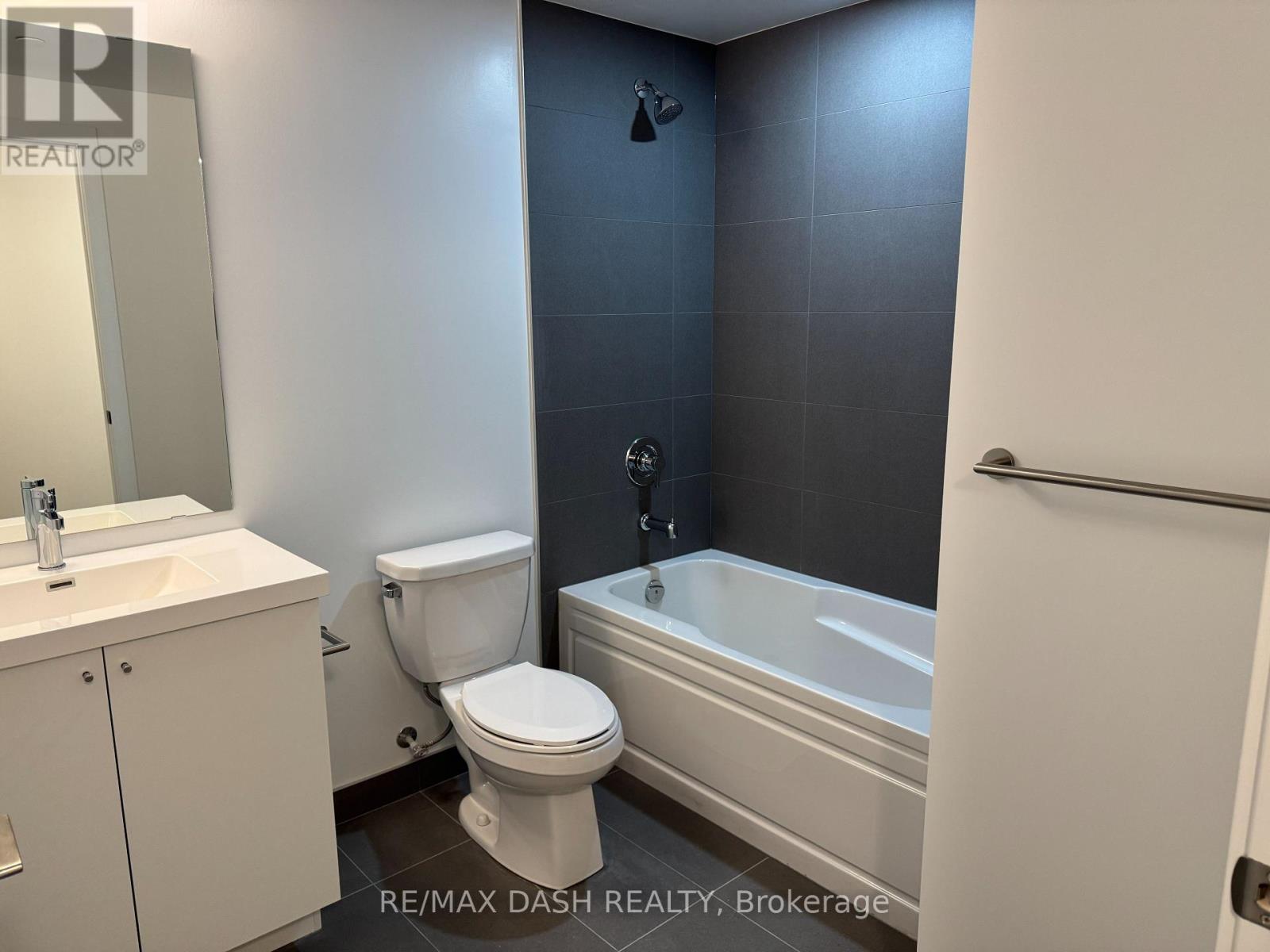 #1438 2545 Simcoe Street North, Oshawa (Windfields), Ontario, L1L0W3, Oshawa (Windfields), Ontario — photo 2 of 5