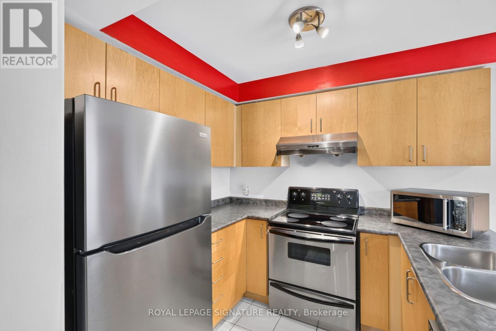 126 Whitby Shores Greenway, Whitby, ON photo 16