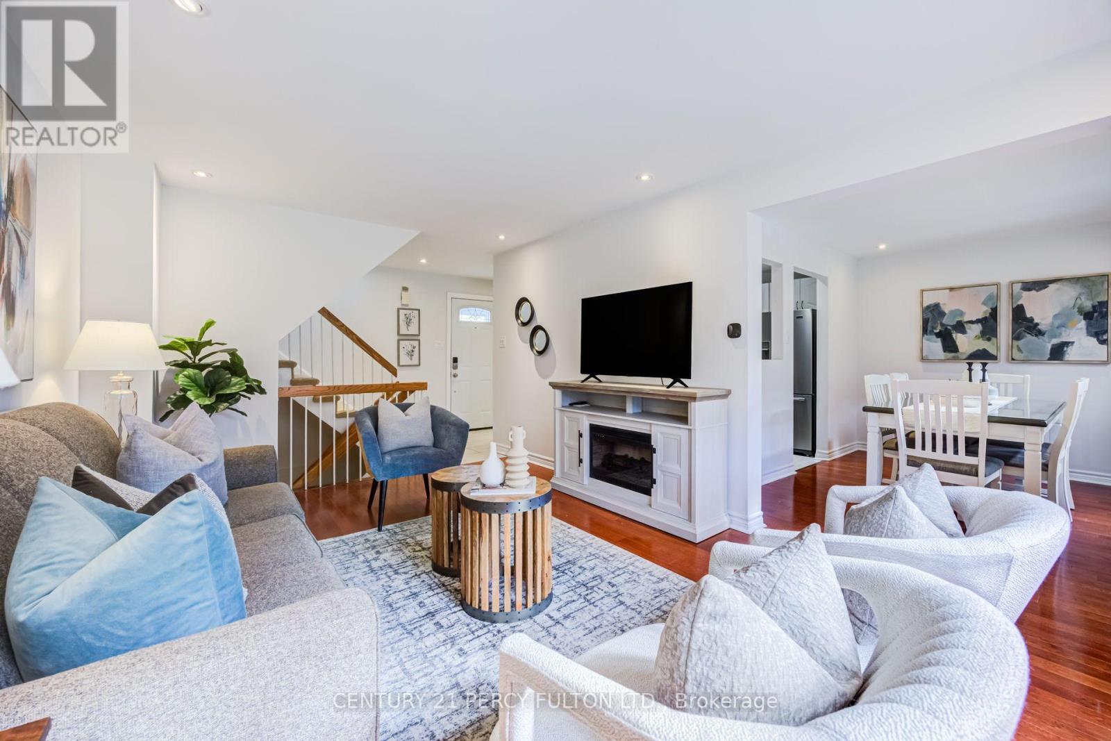 608 Beckworth Square, Pickering, ON photo 5