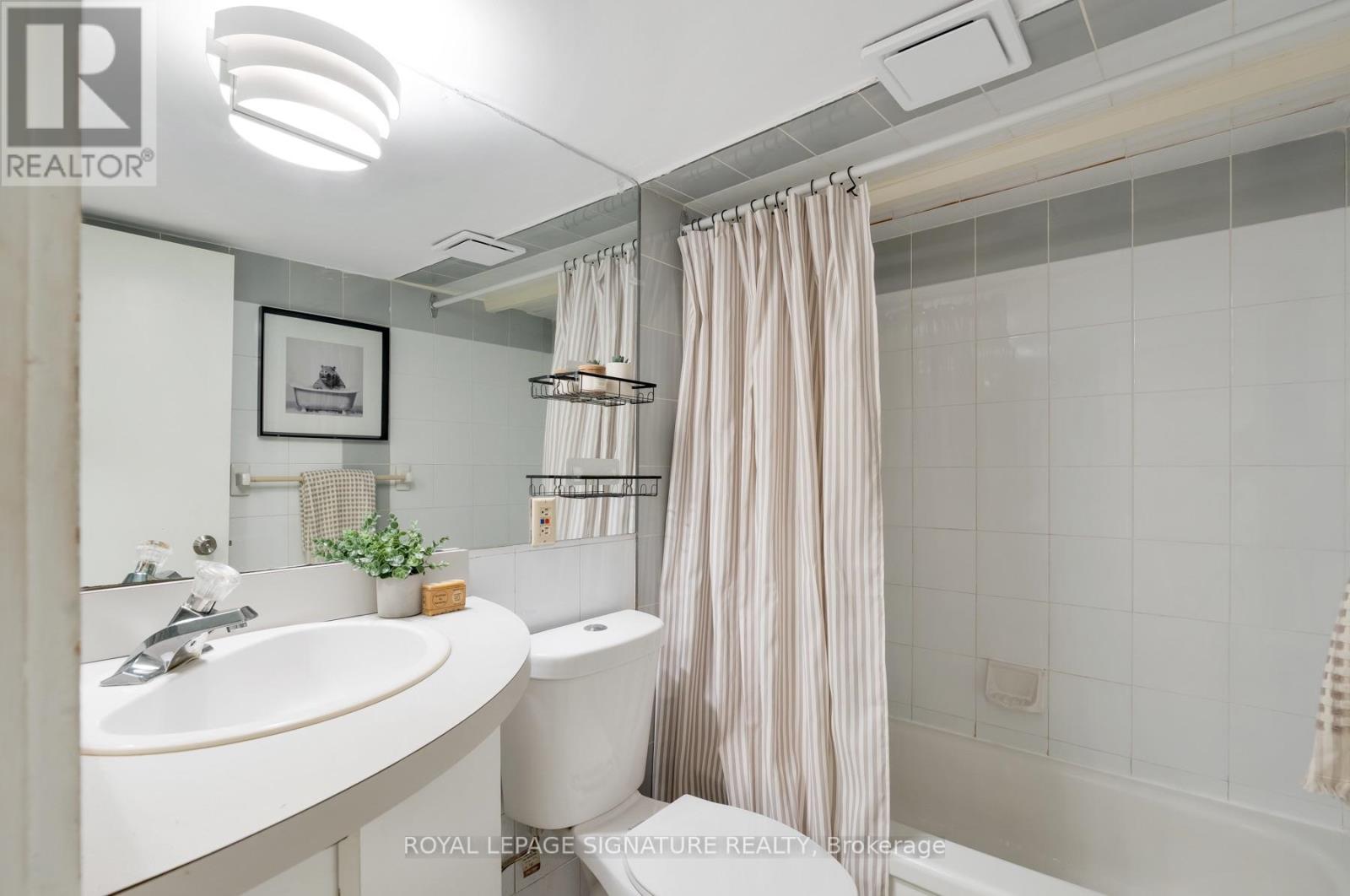 23 GREENWOOD AVENUE - Image 37