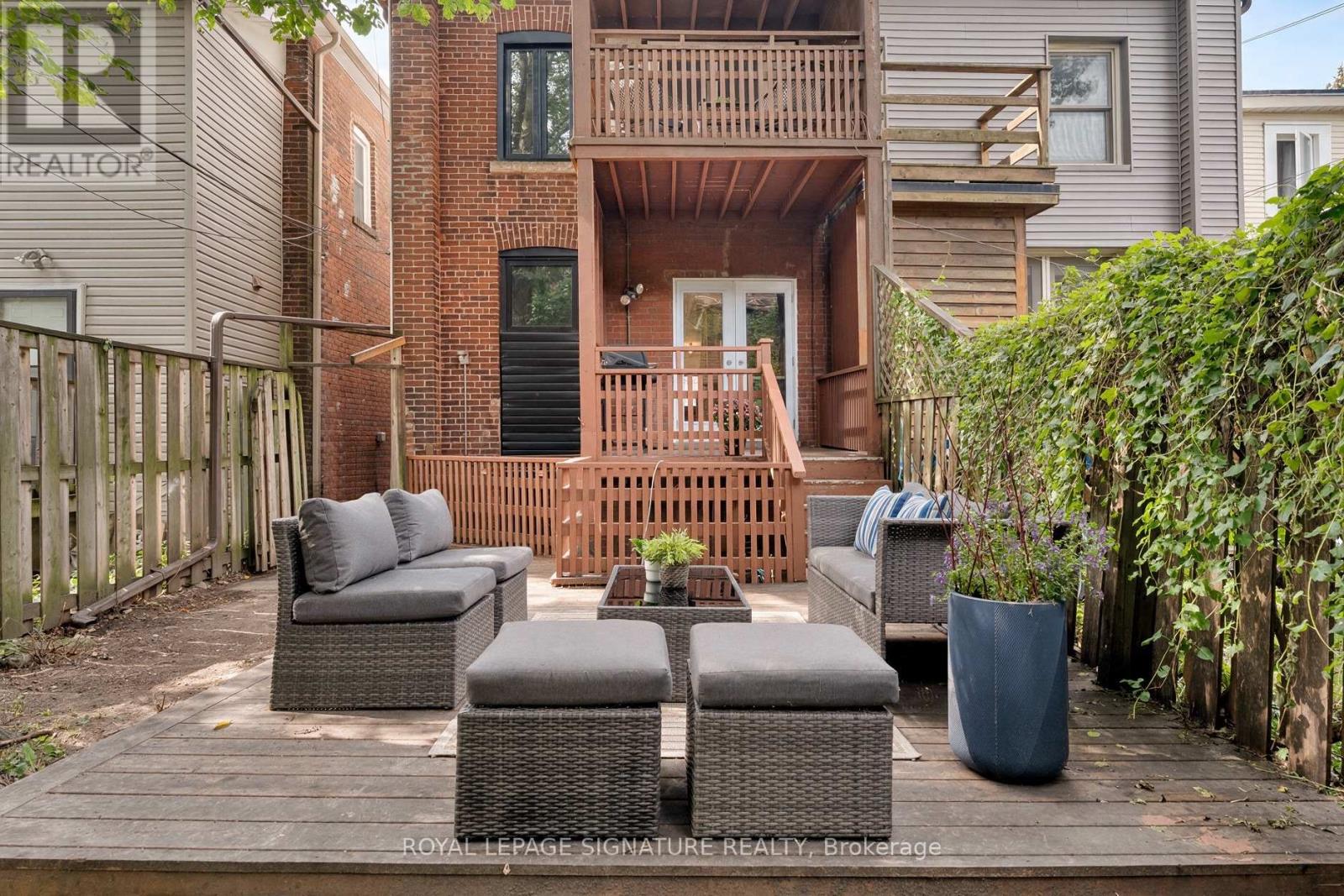 23 GREENWOOD AVENUE - 44