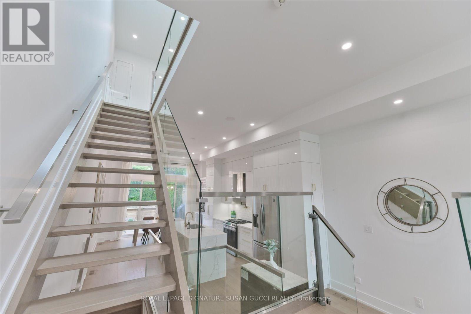 7A EVERETT CRESCENT - 15
