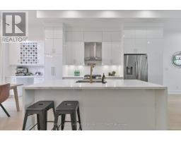7a Everett Crescent, Toronto, ON M4C4P3 Photo 11