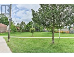 7a Everett Crescent, Toronto, ON M4C4P3 Photo 36