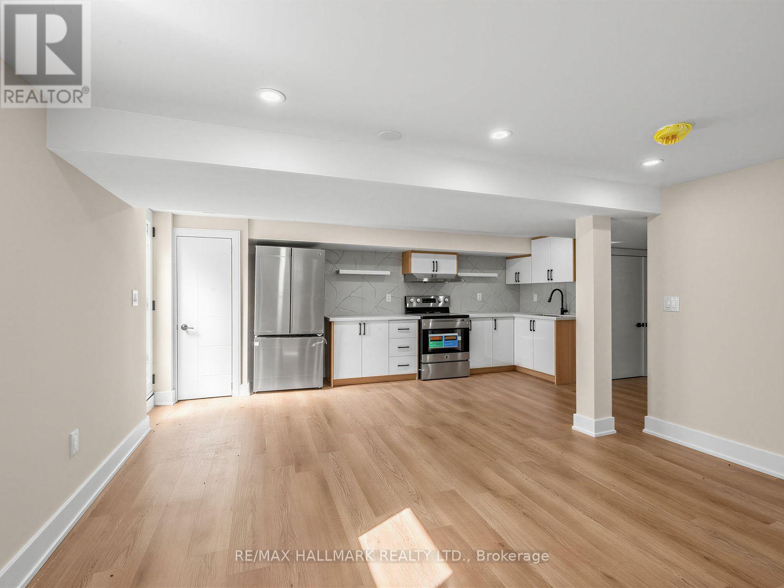 109 GLENCREST BOULEVARD - Image 35