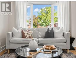 Living room - 109 Glencrest Boulevard, Toronto, ON M4B1L9 Photo 12