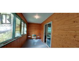 Foyer - 616 Cliff Street, Bella Coola, BC V0T1C0 Photo 7