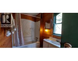 616 Cliff Street, Bella Coola, BC V0T1C0 Photo 10