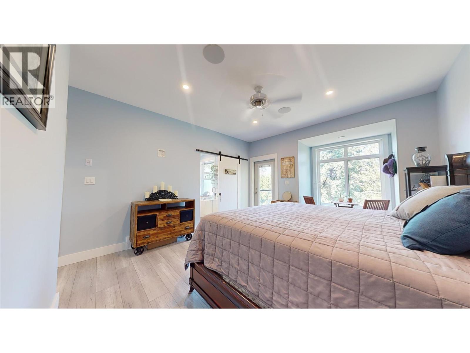  2526 Waverly Drive, Blind Bay