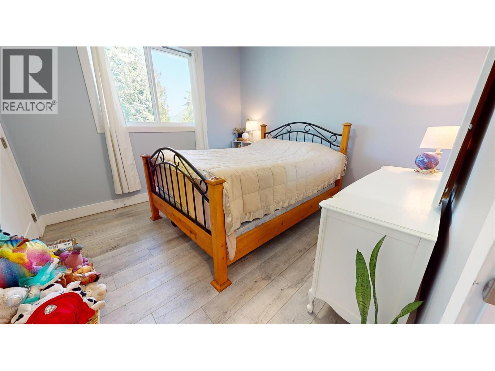 2526 Waverly Drive, Blind Bay