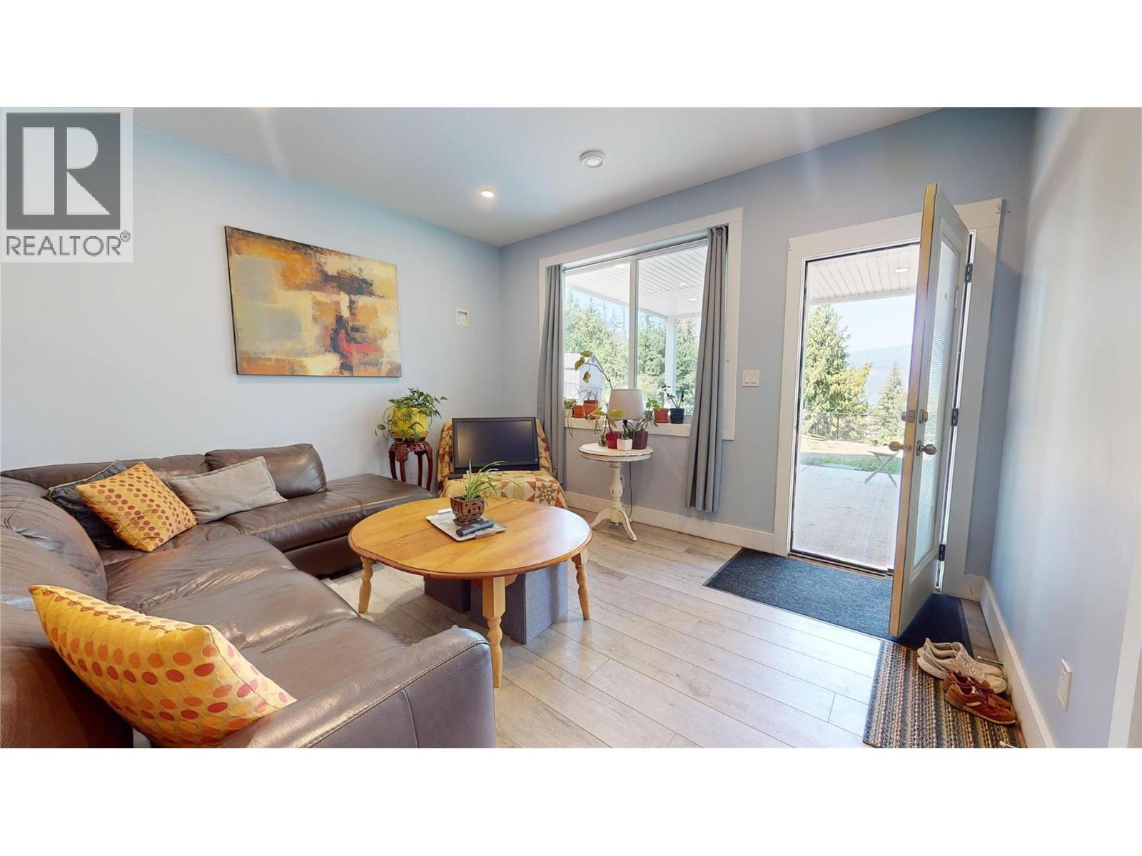  2526 Waverly Drive, Blind Bay