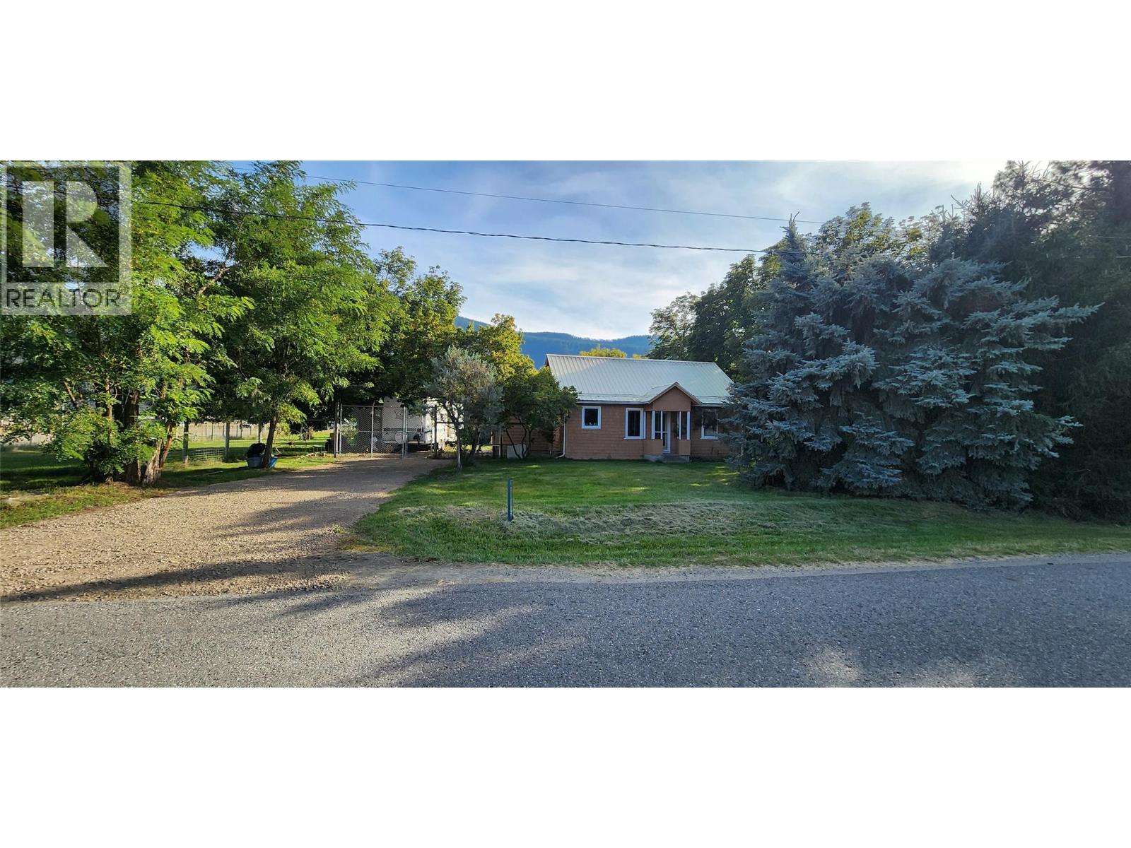 780 CAMERON Avenue - 1