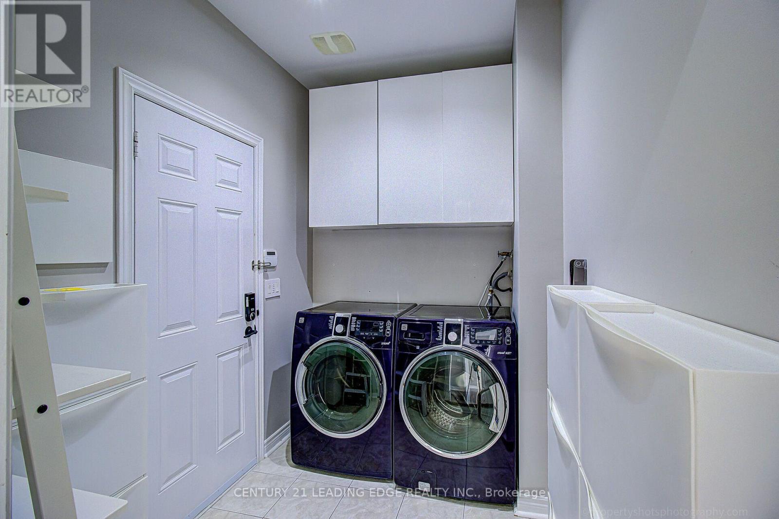 9 FLORELLE DRIVE - 21