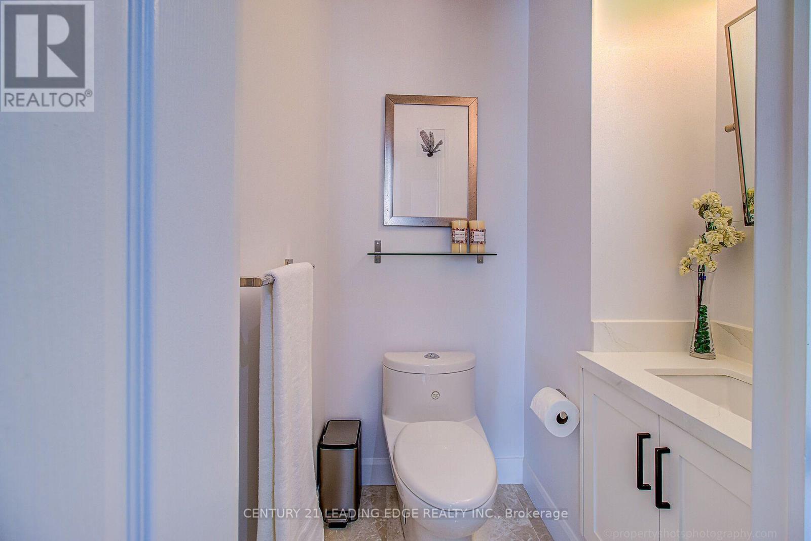 9 FLORELLE DRIVE - 22