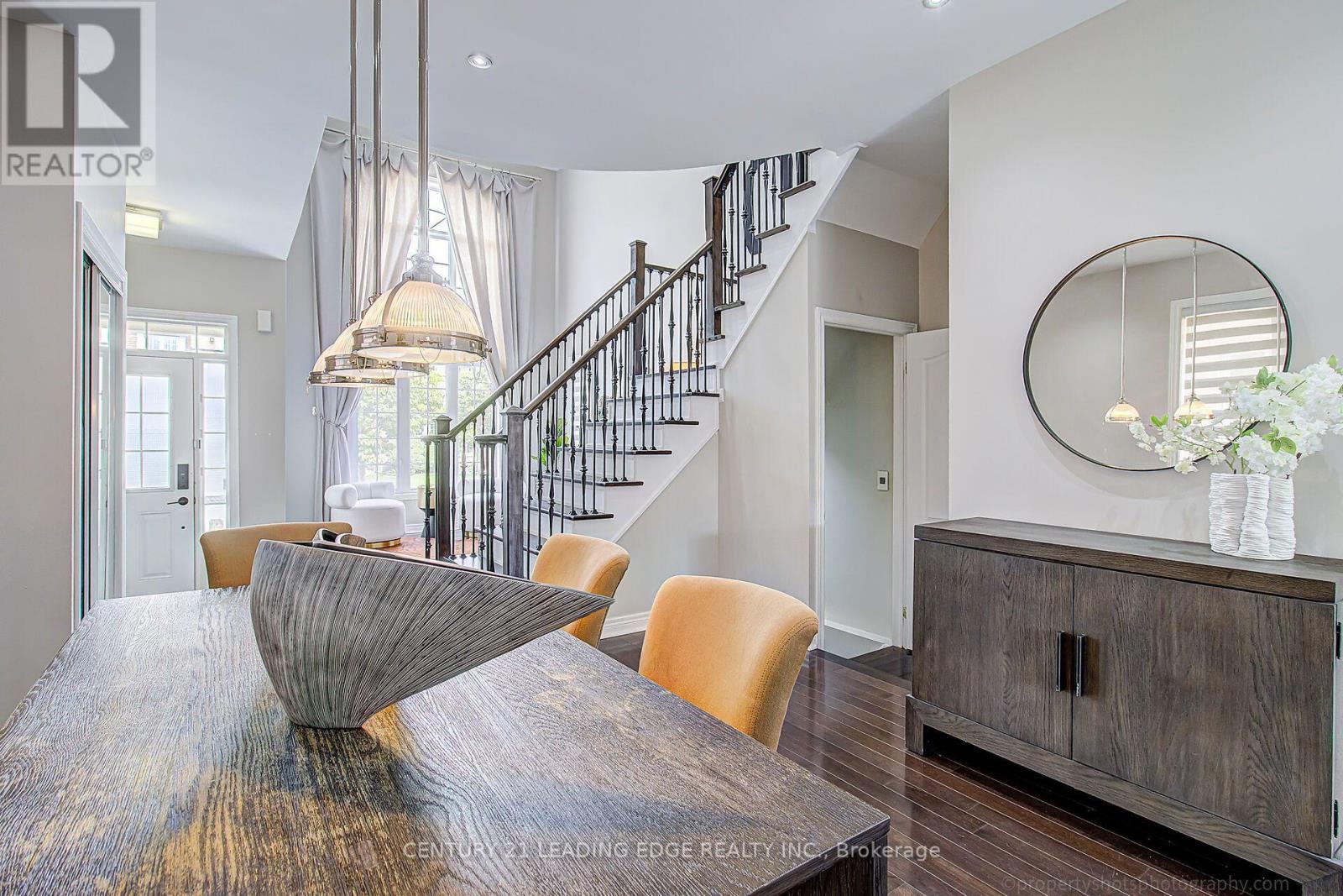 9 FLORELLE DRIVE - 24