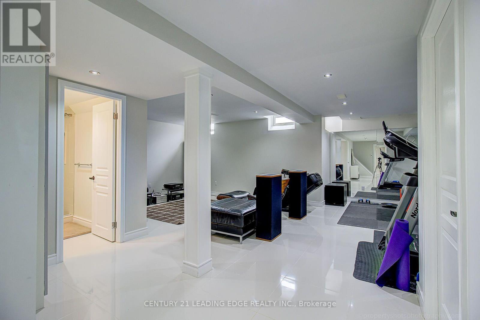 9 FLORELLE DRIVE - 42