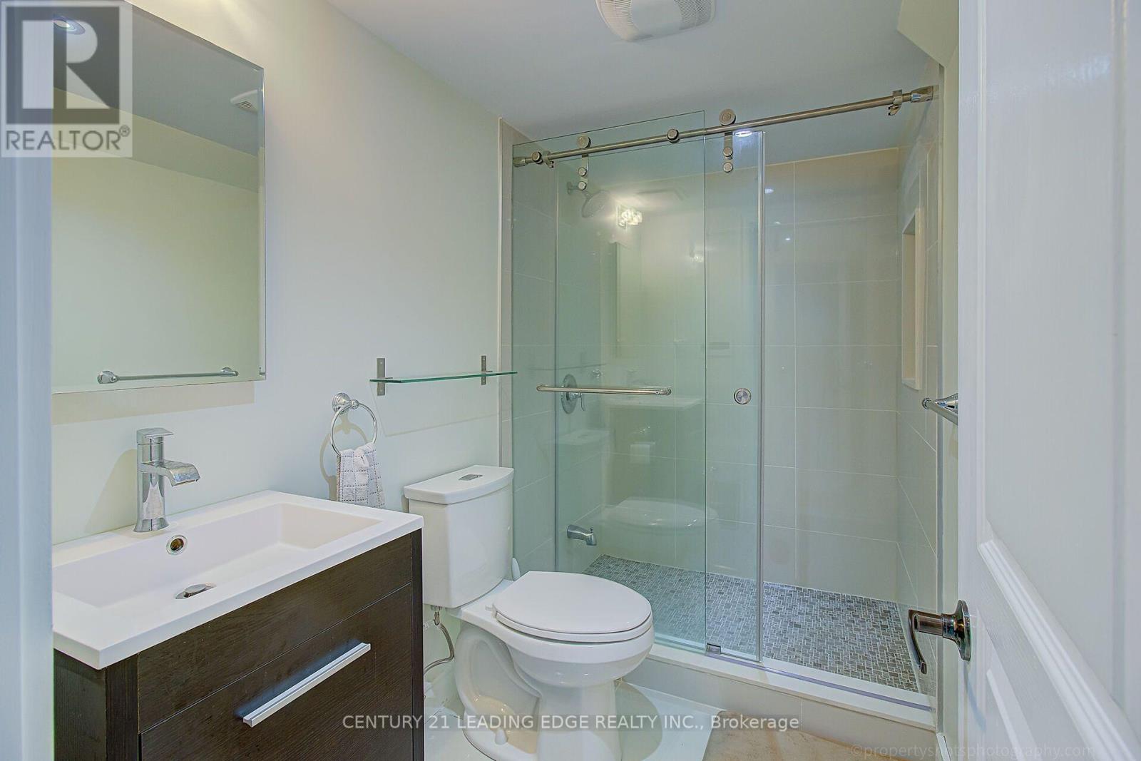 9 FLORELLE DRIVE - 43