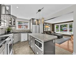 Laundry room - 110 Murray Drive, Aurora, ON L4G2C5 Photo 9