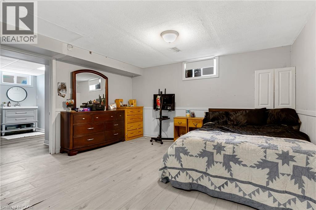 113 WHITELOCK Street - Image 31