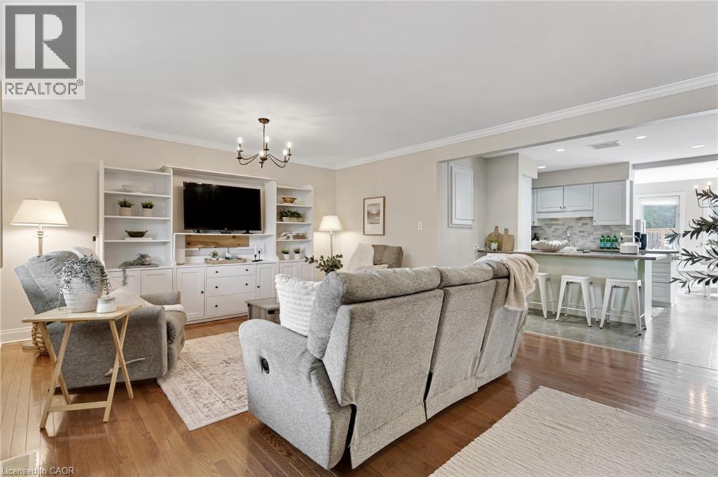 113 WHITELOCK Street - 6