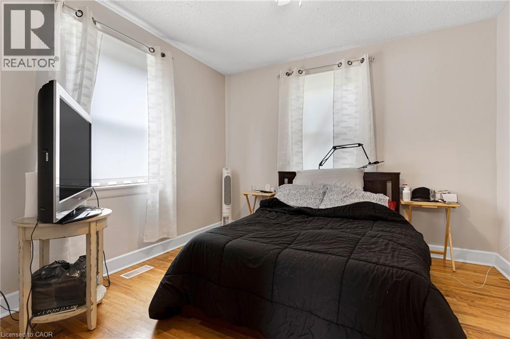 113 WHITELOCK Street - Image 24