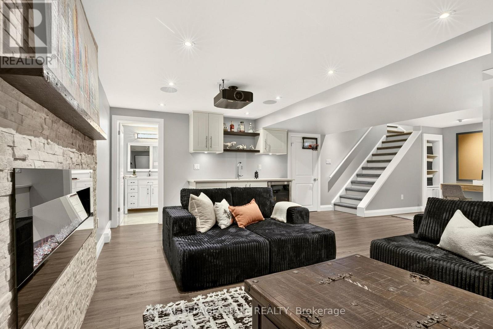 667 SANDCHERRY DRIVE - 36