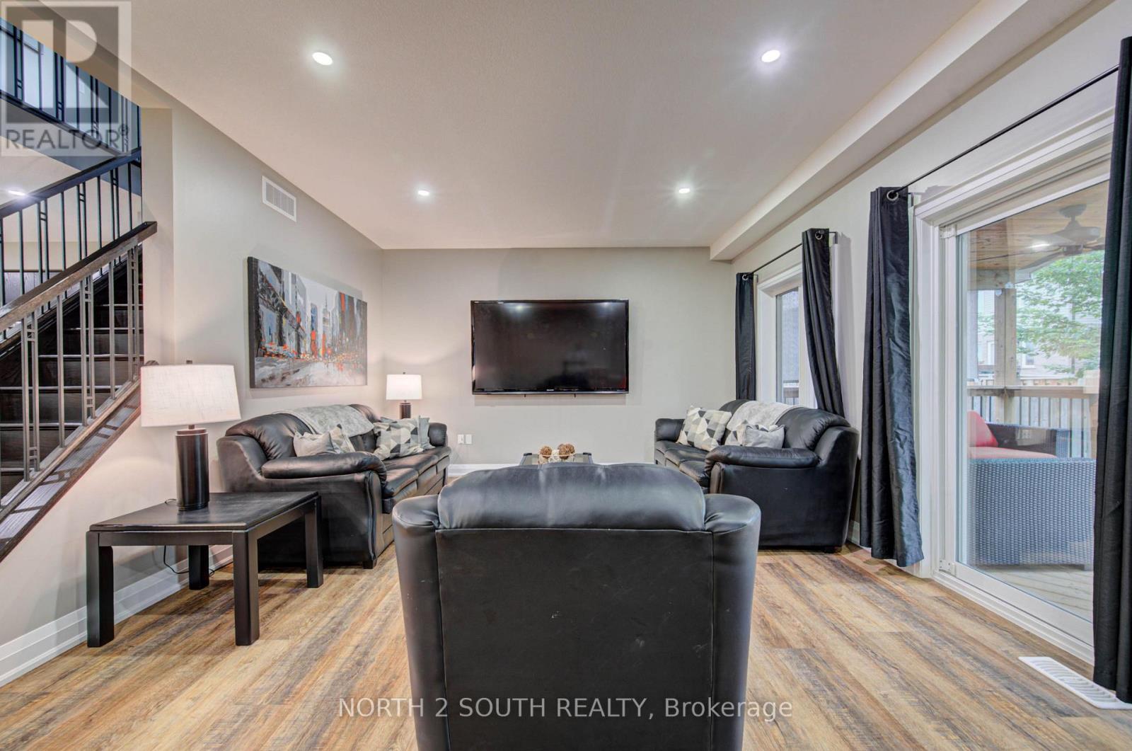 11 OLDHAM AVENUE - Image 14