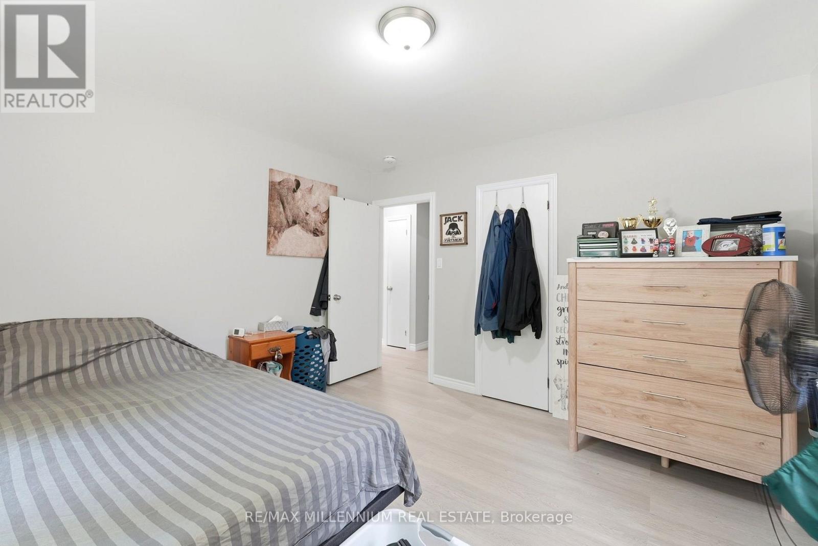 22 MONTGOMERY ROAD - 18