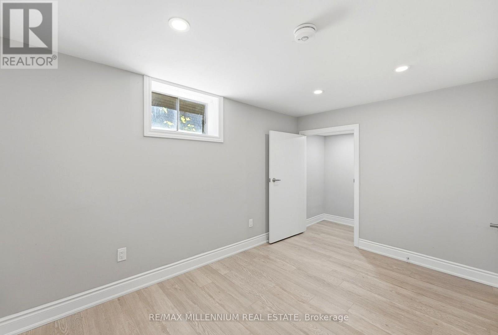 22 MONTGOMERY ROAD - 35