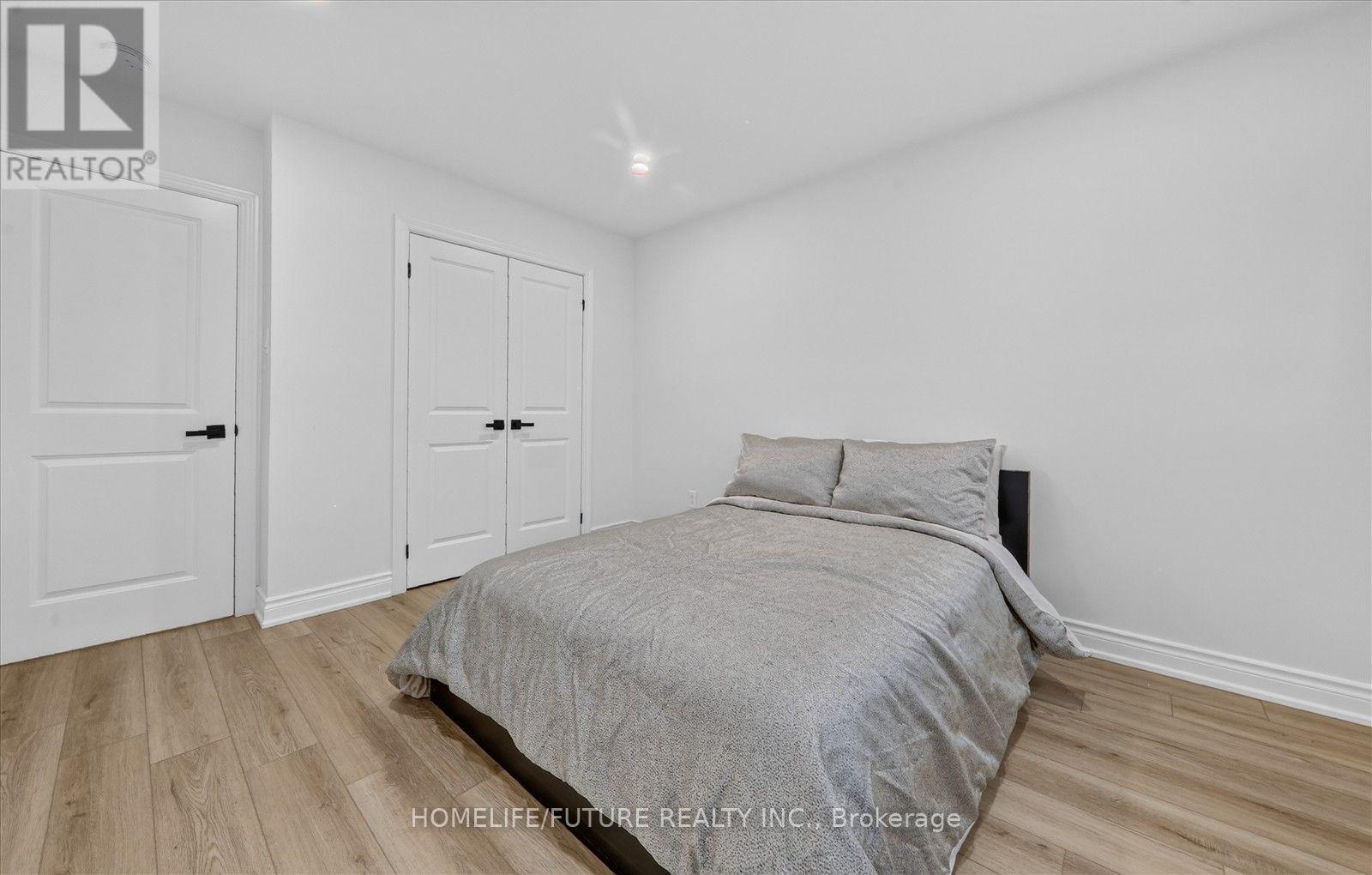 7 Toms Court, Whitby, ON photo 23