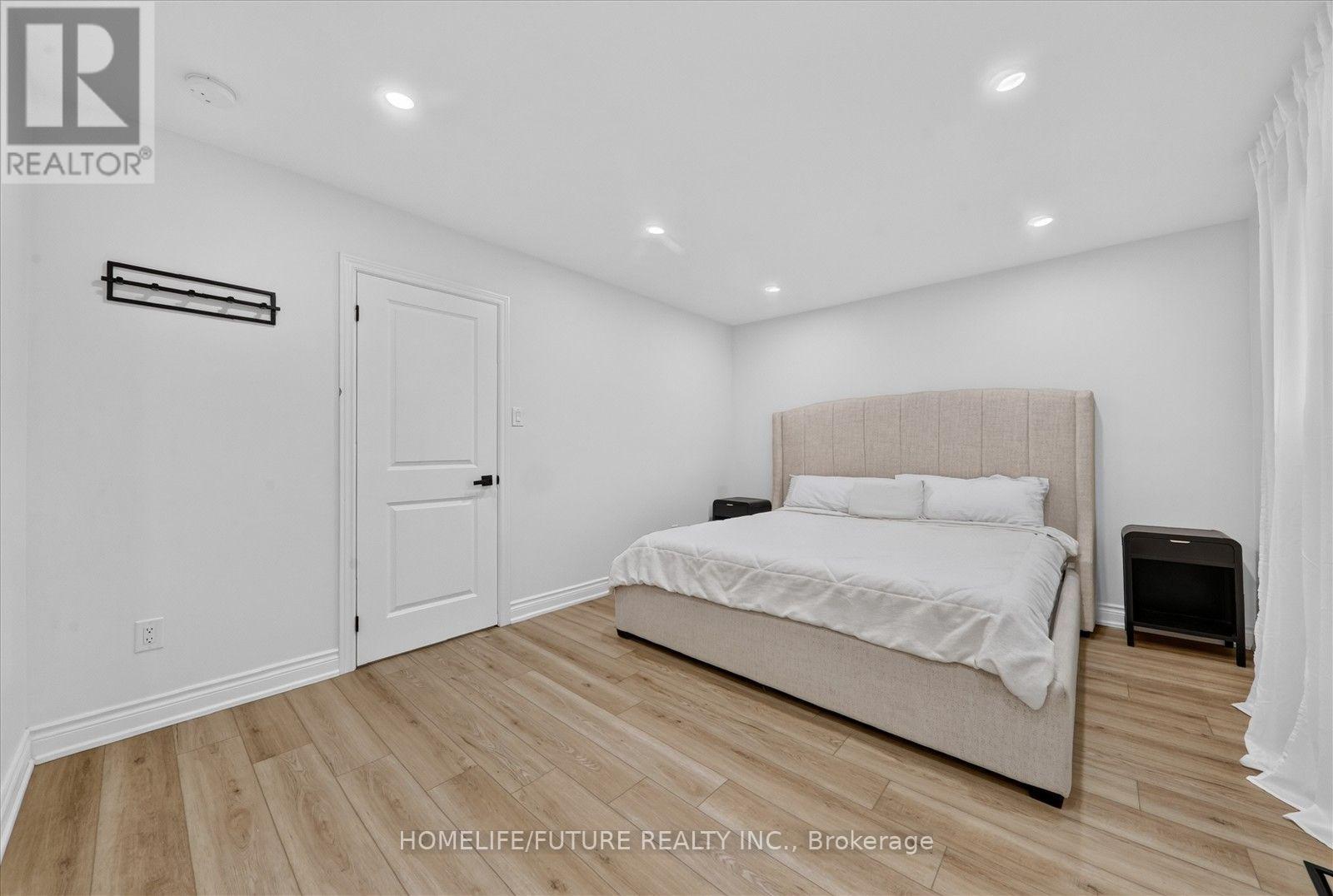 7 TOMS COURT - 27