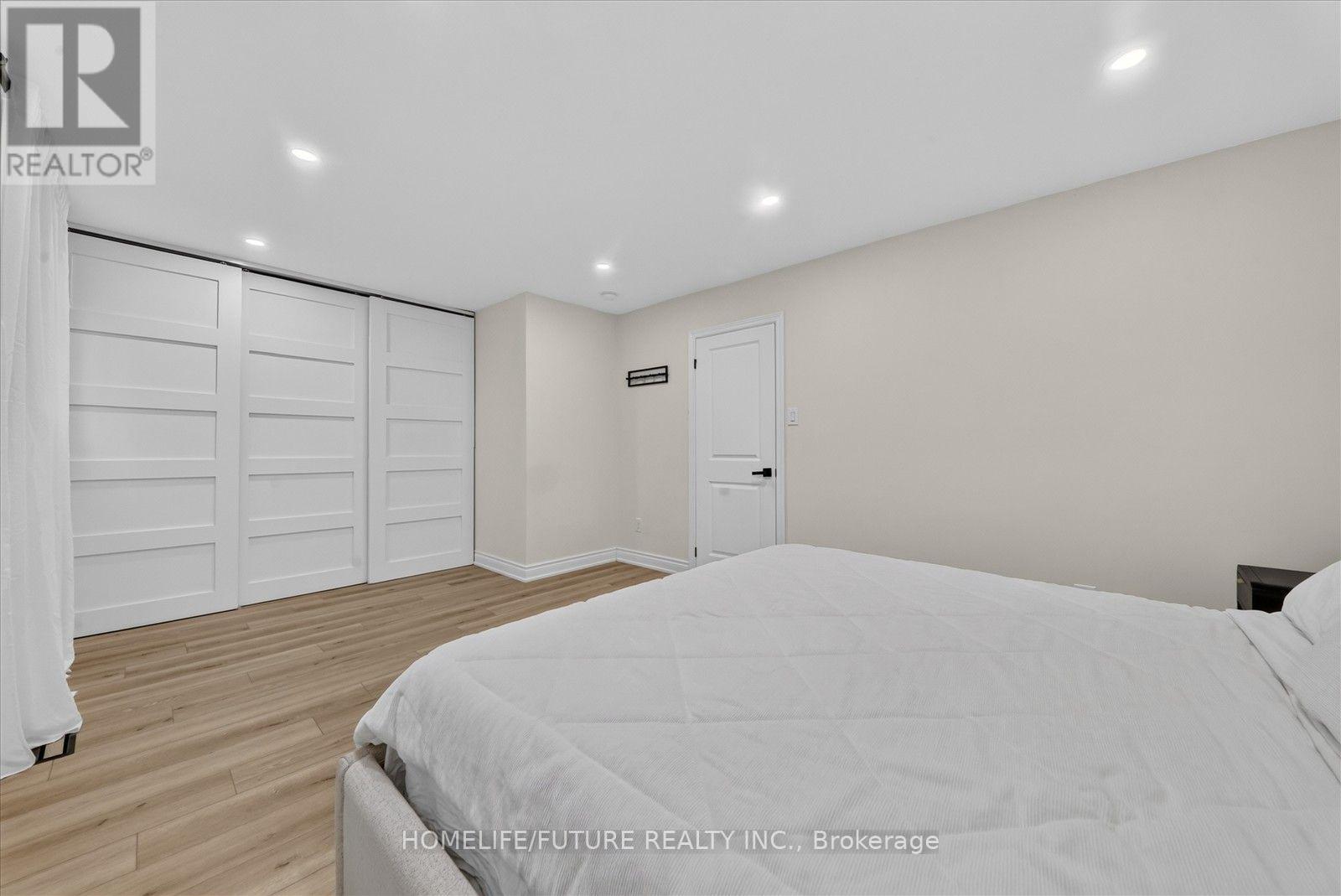 7 Toms Court, Whitby, ON photo 28